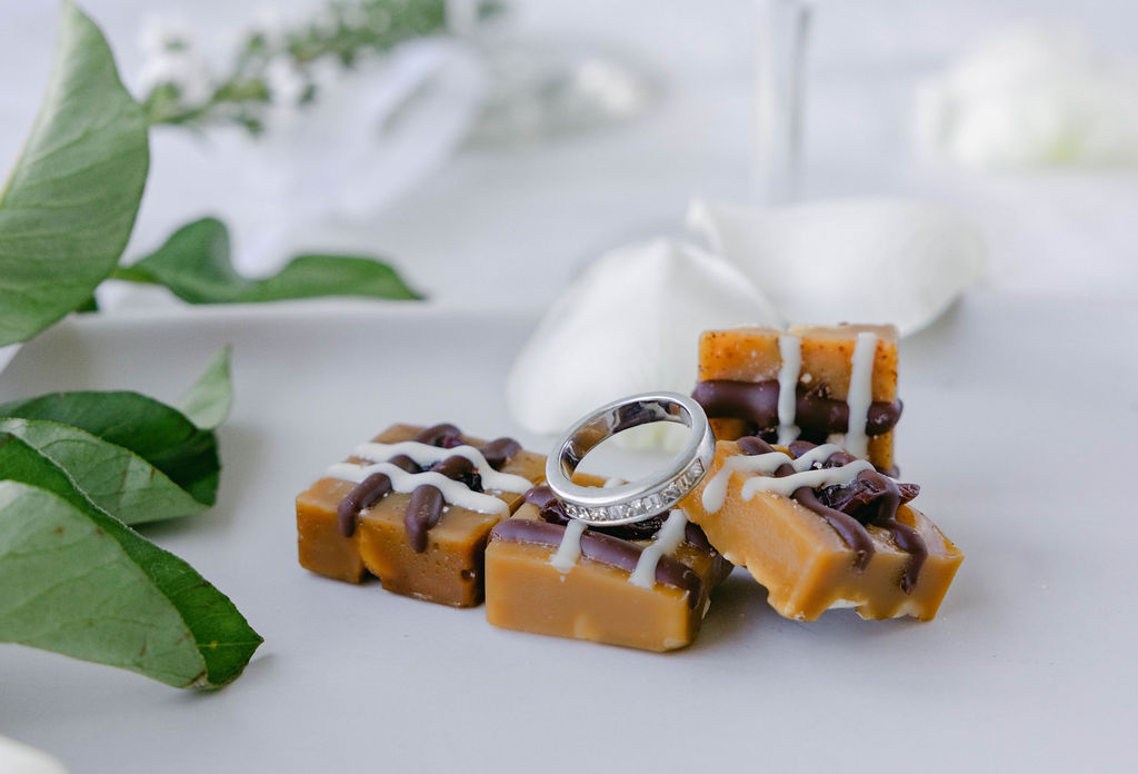 Bridal-Shower-and-Wedding-Favors-Why-Cache-Toffee-Makes-the-Perfect -Sweet-Thank-You-Gift 